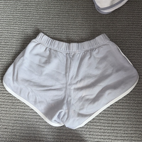 BRANDY MELVILLE 2 PAIRS OF SHORTS !!! - Picture 5 of 8